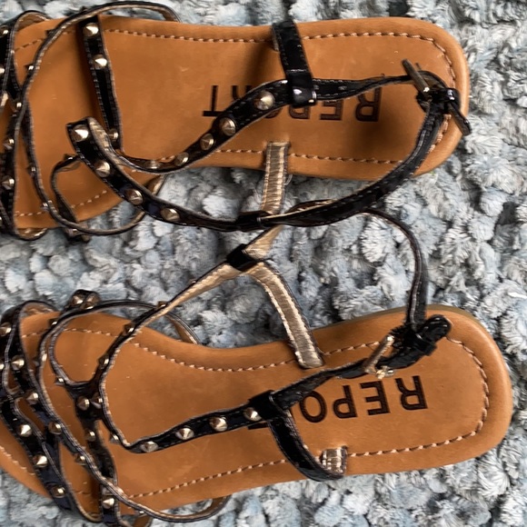 Report black silver stud sandals sz 6 - Picture 2 of 3